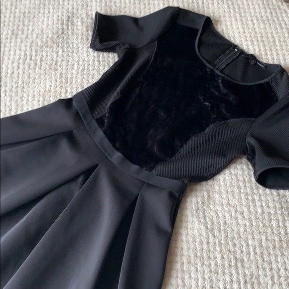 ELIE TAHARI Black Dress With Crushed Velvet - Picture 3 of 9